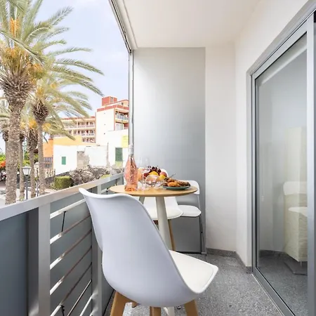 Apartment Touching The Sea Free Wifi